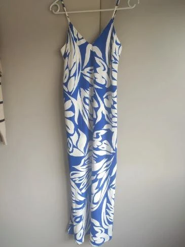 Primark robe longue fendue bleu et blanc XS